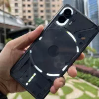 ناتینگ فون 2  پرچم دار