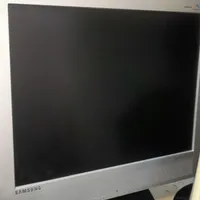 مانیتور ۱۵ اینچ lcd|قطعات و لوازم جانبی رایانه|اصفهان, مصلی|دیوار