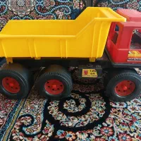 اسباب بازی کامیون