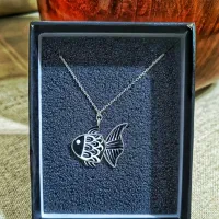 گردنبند نقره طرح ماهی سیاه کوچولو