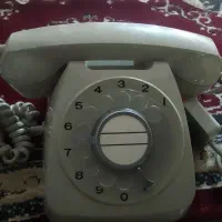 تلفن قدیمی سالم