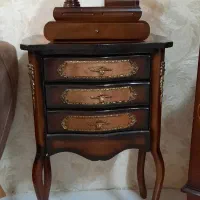 میز تلفن و تلفن ترو تمیز بدون خط و خش