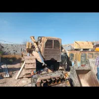 بلدوزر دی هشت کاترپیلار