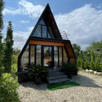 کلبه-سوئیسی-جکوزی-دار-در-رامسر