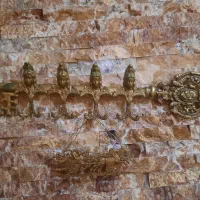 رخت آویز برنز همراه کلید آویز برنز|بندرخت و رختآویز|تبریز, |دیوار