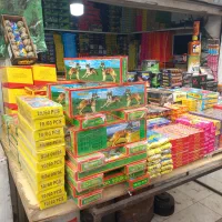 پخش انواع ترقه های عمده مجاز