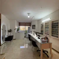 اجاره لاین و صندلی در سالن زیبایی ملکشهر