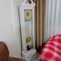 ساعت ایستاده سالم سفید