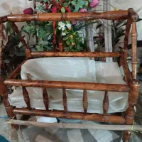 گهواره چوبی نوزاد در حد نو از بدو تولد تا سه سال