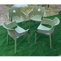 صندلی پلاستیکی در چندین رنگ