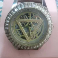 ساعت شیک وزیبا