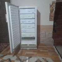 یخچال تمام فریزر بشرط درحدنو تمیزوشیک
