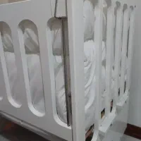 گهواره و تخت کنار مادر|تخت و صندلی بچه|قرچک, باقرآباد|دیوار