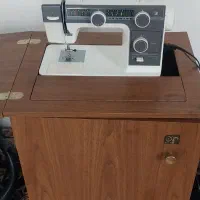 چرخ خیاطی ژانومه جاسمین درحد نو با میز