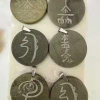 آویز ریکی با سنگ یشم طبیعی