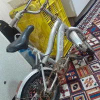 دوچرخه ۱۲ سالم لاستیک تازه عوض شده