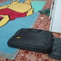 لبتاب با همه ی وسایل دور