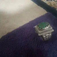 یک انگشتر نقره بفروش میرود