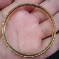 یک عدد النگو و یک عدد انگشتر