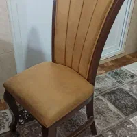 دو عدد صندلی غذاخوری تمیز در حد نو
