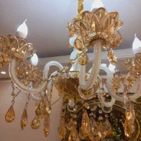 لوستر ۶ شاخه سالم نو همراه لامپ کم مصرف همراه شید