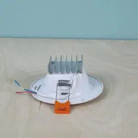 لامپ هالوژن بارانو با ۱۲ ماه گارانتی تعویض|لامپ و چراغ|قدس, شهر‌قدس|دیوار