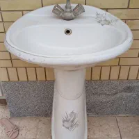 روشویی و شیر آب