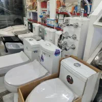 روشویی کابینتی آینه بک لایت و توالت فرنگی فلاشتانک