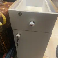 میز ناخن و میز تحریرکارکرده ساخت سفارشی|آرایشگاه و سالنهای زیبایی|چالوس, |دیوار