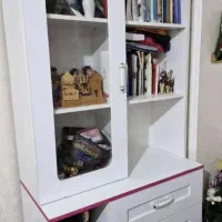 کمد یا بوفه یا کتابخانه تمیز