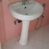 دو عدد روشویی سرامیکی در حد نو