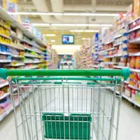 نیروی کار آقا برای سوپر مارکت