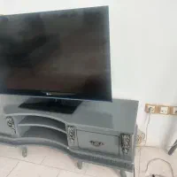 تلوزیون ۴۲ اینچ ال جی اصل کره به همراه میز تلوزیون|تلویزیون و پروژکتور|مشکیندشت, |دیوار
