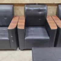 مبل چهار نفر ی راحتی جنس رویه چرم بدنه چوب وسالم|مبلمان خانگی و میز عسلی|شهریار, شهرک امیریه|دیوار