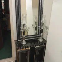 کنسول و آیینه و شمعدانی