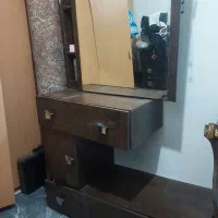 میز آرایش با آینه ریلی کاملا سالم