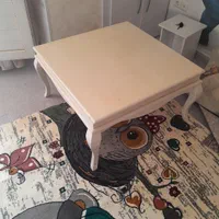 یک عدد جلو مبلی بزرگ