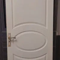 درب اتاق و سرویس بهداشتی