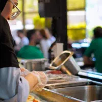 پیتزا زن و سالاد زن|استخدام خدمات فروشگاه و رستوران|اصفهان, تخت فولاد|دیوار