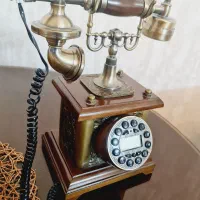 تلفن رومیزی بدون خط و خش