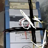 مانیتور و کیس قدیمی بصورت اسقاط