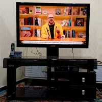 تلویزیون ال سی دی به همراه زیر