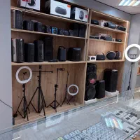 فروشنده موبایل و جانبی