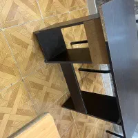 میز تحریر و کامپیوتر