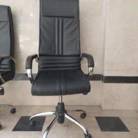 چهار صندلی چرخان و یک صندلی مدیریتی شرکت راد سیستم|مبلمان اداری|تهران, مجیدآباد|دیوار