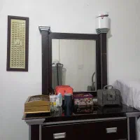 میز تلوزیون ویک اینه دراور اینه دار با ۴ تا کشو