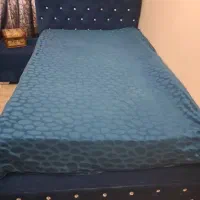 تخت نوجوان و پاتختی