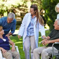 پرستار سالمند