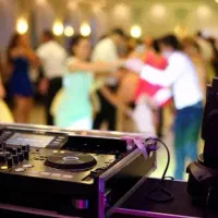 خواننده مراسم جشن.|خدمات پذیرایی، مراسم|بندرعباس, |دیوار