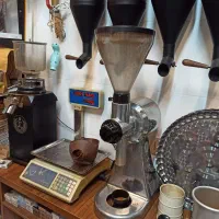 آسیاب فاما|کافی‌شاپ و رستوران|اندیشه, اندیشه فاز ۴|دیوار